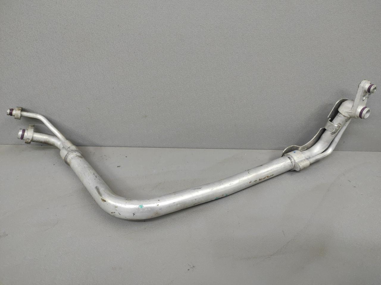 трубка кондиционера Volkswagen Jetta 7 поколение 2019, 1.4 л., бензин, АКПП, серебристый, передний привод - фото №1