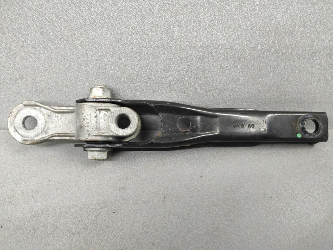 подушка крепления двигателя Volkswagen Jetta 7 поколение 2019, 1.4 л., бензин, АКПП, серебристый, передний привод, 5Q0199855AB - фото №1