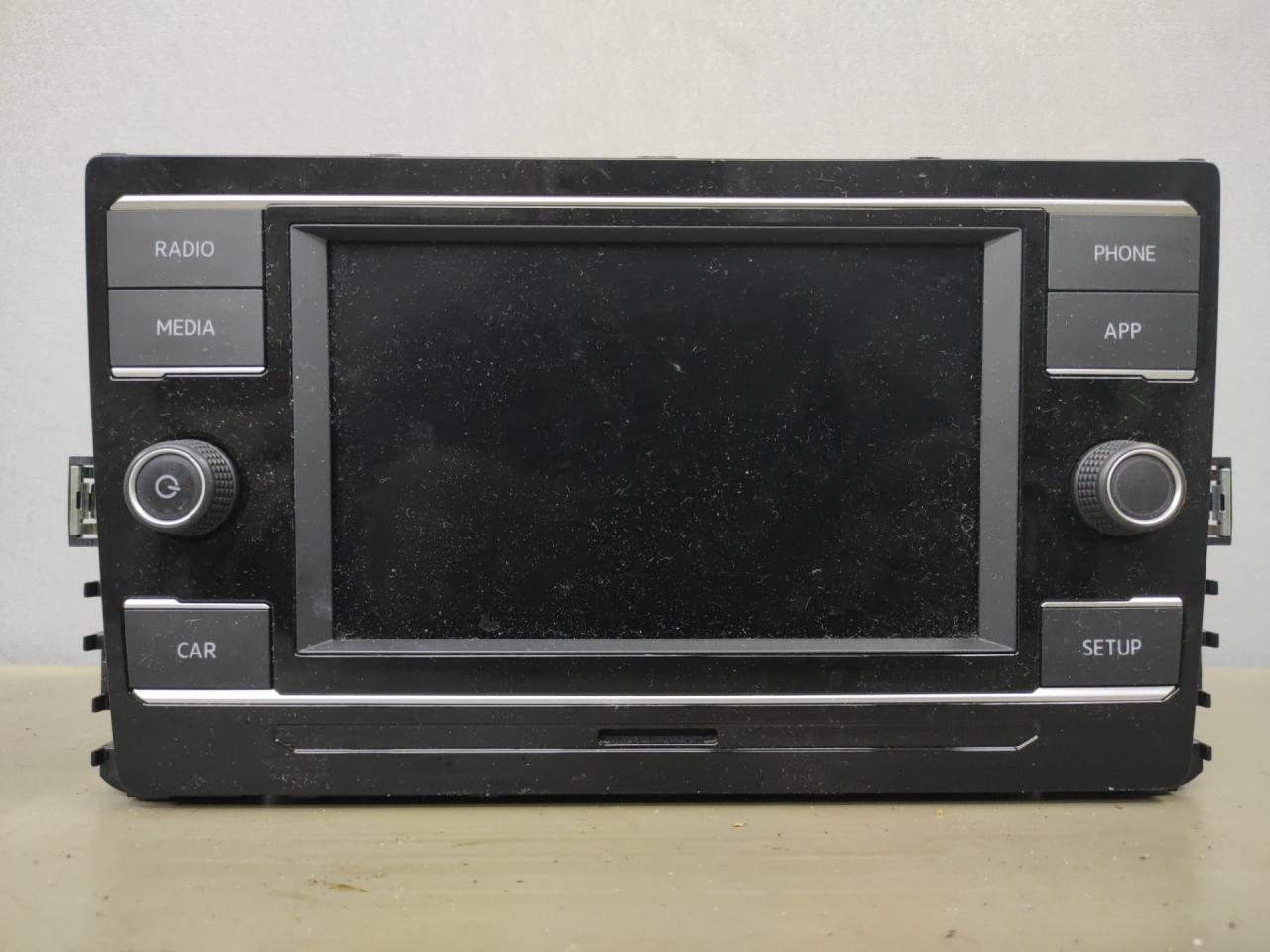 магнитола Volkswagen Jetta 7 поколение 2019, 1.4 л., бензин, АКПП, серебристый, передний привод, 17A035868 - фото №1