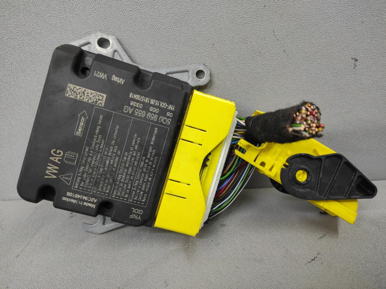блок AirBag Volkswagen Jetta 7 поколение 2019, 1.4 л., бензин, АКПП, серый, седан, передний привод, 5Q0959655AG - фото №1