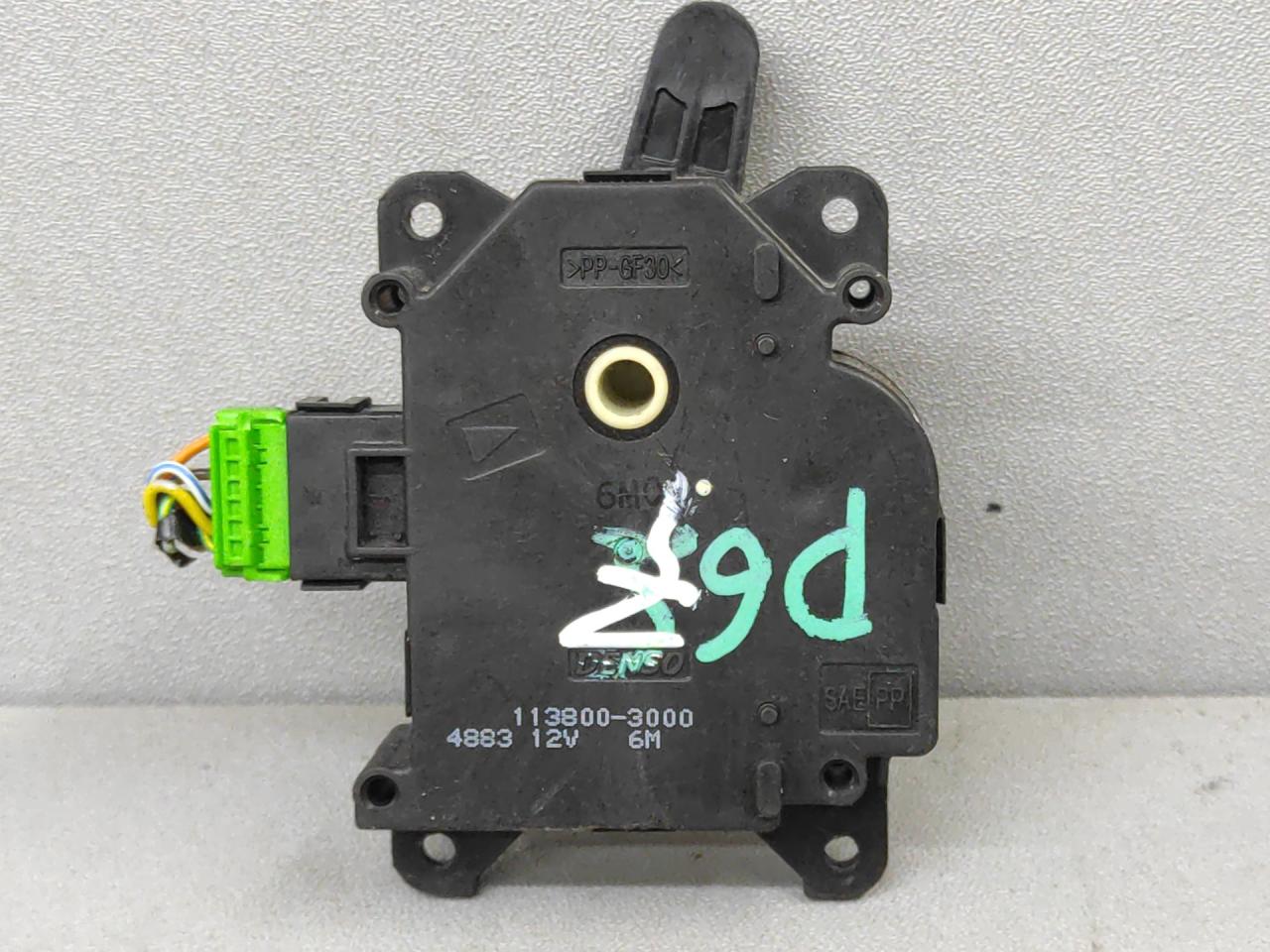 моторчик заслонки печки Volkswagen Jetta 7 поколение 2019, 1.4 л., бензин, АКПП, серебристый, передний привод, 1138003000 - фото №1