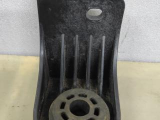 кронштейн радиатора GMC Acadia 2 поколение [рестайлинг] 2021, 3.6 л., бензин, АКПП, красный, внедорожник 5 дв., передний привод