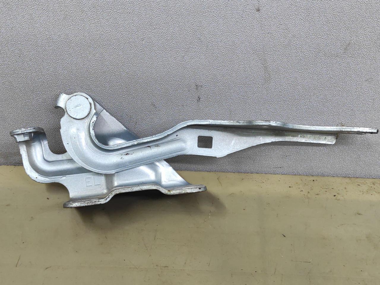 петля капота левая Mazda CX-7 1 поколение 2008, 2.3 л., L3-VDT, бензин, АКПП, внедорожник 5 дв., полный привод - фото №1