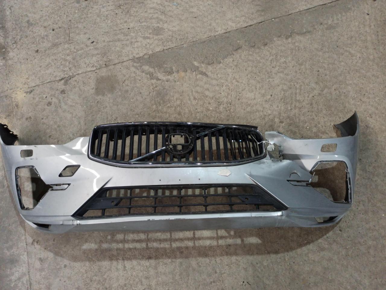 бампер передний Volvo XC60 2 поколение 2022 - фото №1