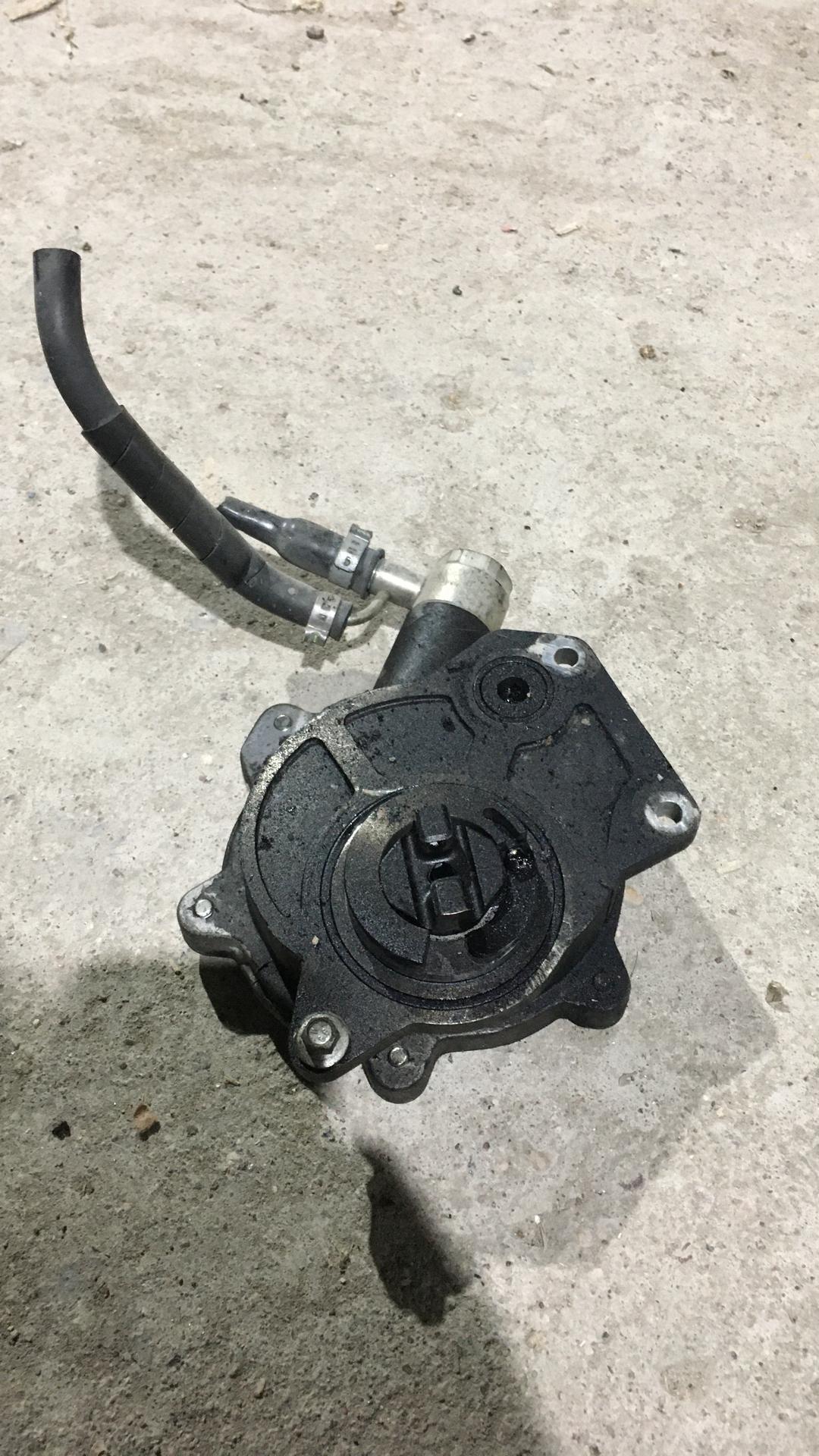 насос вакуумный Great Wall Hover H5 1 поколение 2012, 2.0 л., дизель, АКПП, черный, внедорожник 5 дв., правый руль - фото №1