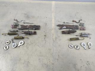 механизм развода задних тормозных колодок Toyota Sienna 2 поколение XL20 [рестайлинг] 2009, 3.5 л., 2GR-FE, бензин, АКПП, красный, минивэн, передний привод