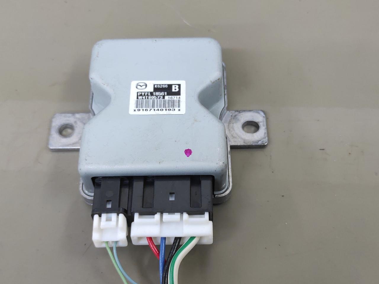 блок управления топливным насосом Mazda CX-9 2 поколение TC 2017, 2.5 л., PY-VPS, бензин, АКПП, серый, передний привод, PYFL18561 - фото №1