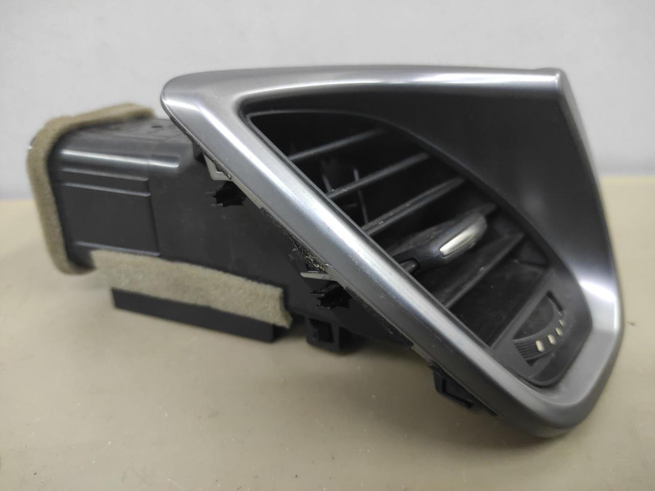 дефлектор обдува салона Mazda CX-9 2 поколение TC 2017, 2.5 л., PY-VPS, бензин, АКПП, серый, передний привод, TK4864730, TK48GM731 - фото №1