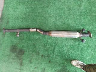 труба приемная глушителя Toyota Sienna 3 поколение 2014, 3.5 л., 2GR-FE, бензин, АКПП, черный, передний привод