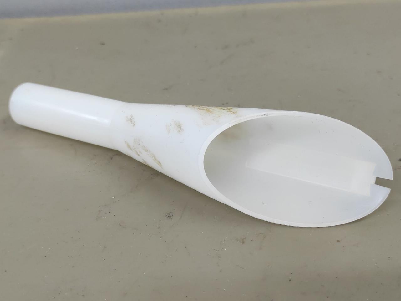 горловина топливного бака Ford Fusion (USA) 2 поколение 2013, 1.6 л., бензин, АКПП, белый перламутр, седан, передний привод, 8U5A17B068AD - фото №1