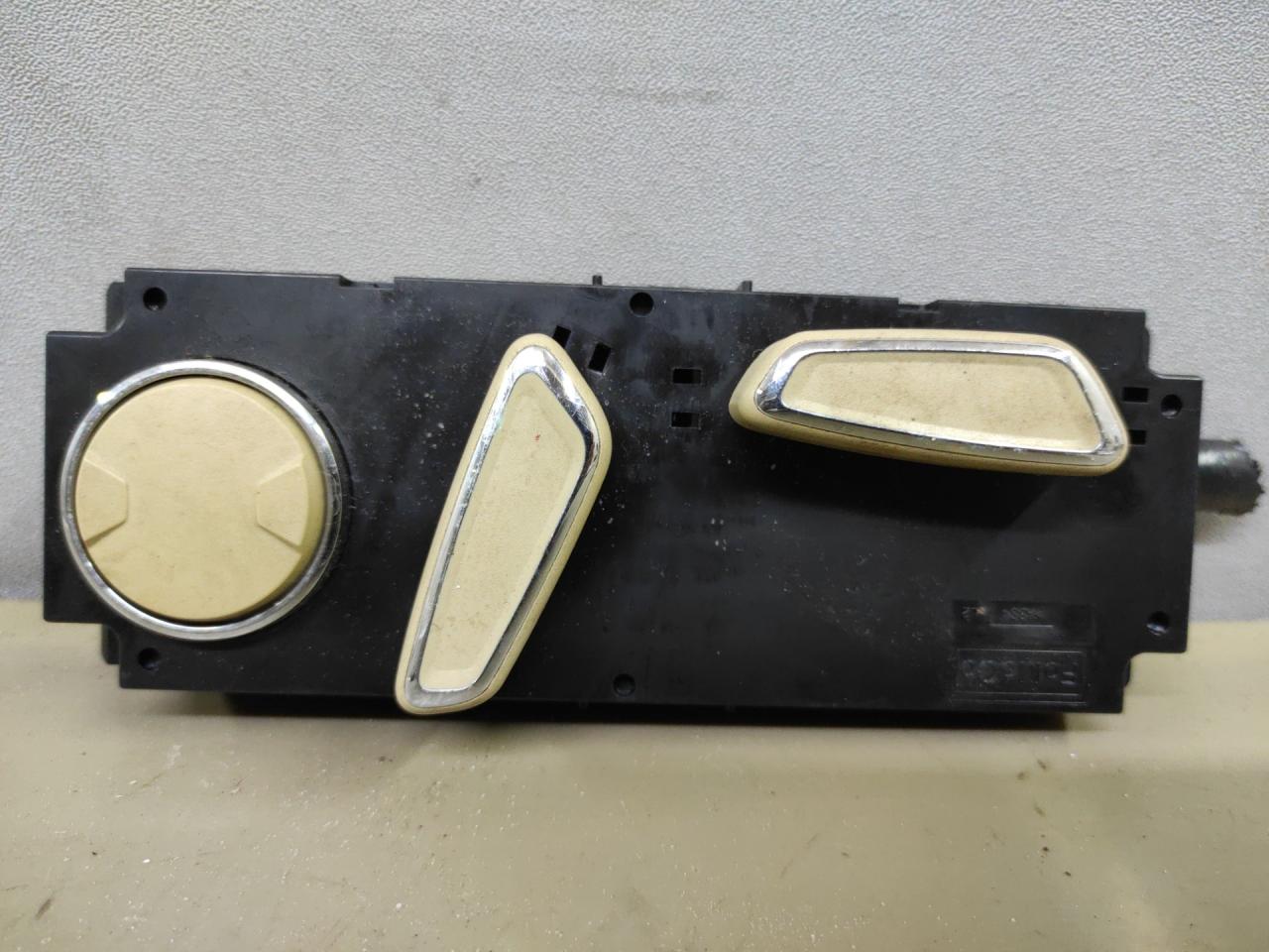 блок управления сиденьем Ford Fusion (USA) 2 поколение 2013, 1.6 л., бензин, АКПП, белый перламутр, седан, передний привод, DG9T14B709AD3DN3 - фото №1