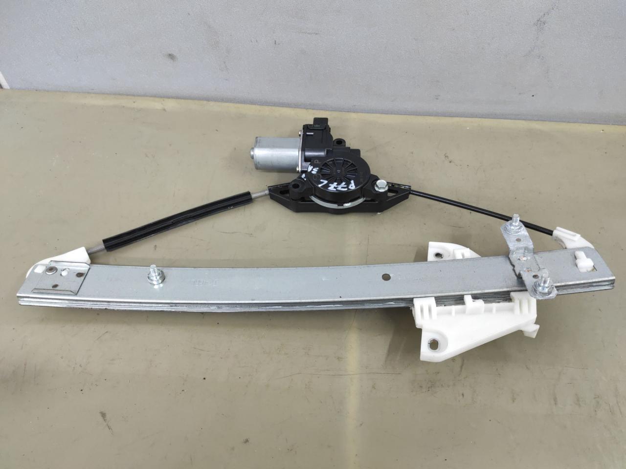 стеклоподъемник задний левый Mazda CX-9 2 поколение TC 2017, 2.5 л., PY-VPS, бензин, АКПП, серый, передний привод - фото №1