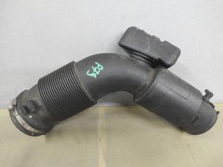 патрубок воздушного фильтра Audi Q7 4L [рестайлинг] 4LB 2012, 3.0 л., TFSI, CJWB, бензин, АКПП, черный, внедорожник 5 дв., полный привод