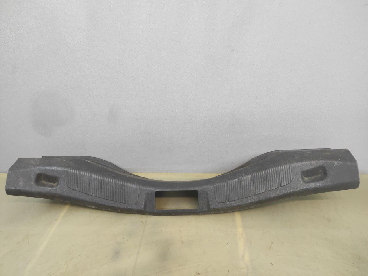 накладка внутренняя на заднюю панель кузова Ford Fusion (USA) 2 поколение 2013, 1.6 л., бензин, АКПП, белый перламутр, седан, передний привод, DS73F406A64AEW - фото №1