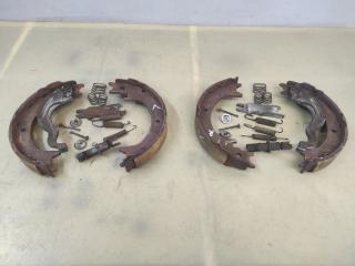 механизм развода задних тормозных колодок Toyota Sienna 3 поколение 2014, 3.5 л., 2GR-FE, бензин, АКПП, черный, передний привод