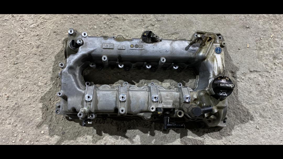 клапанная крышка Chevrolet Cruze 2 поколение 2016, 1.4 л., бензин - фото №1