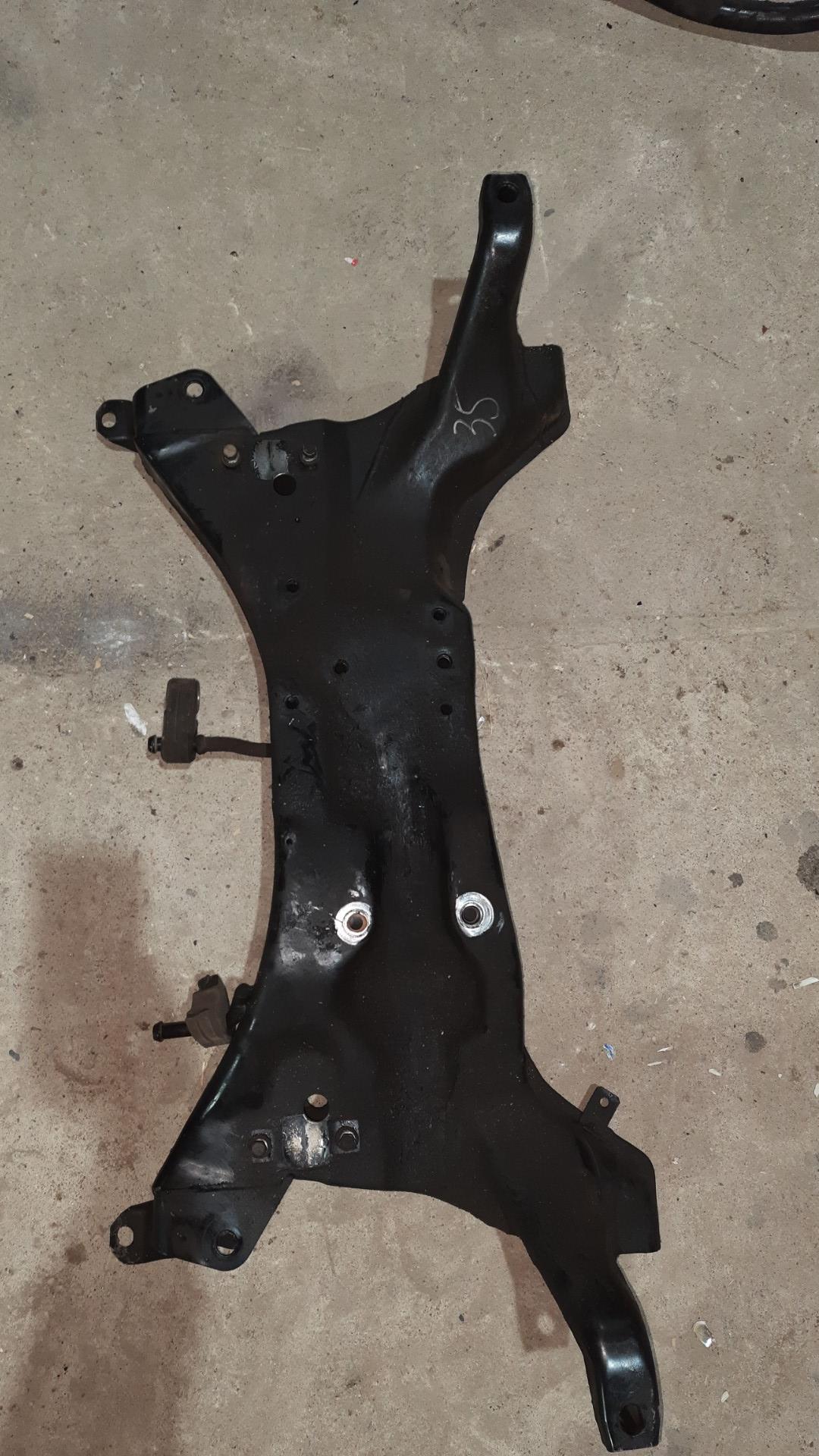 балка подвески передняя (подрамник) Mitsubishi Outlander 1 поколение 2006, 2.4 л., 4G69, бензин, АКПП, полный привод, правый руль - фото №1