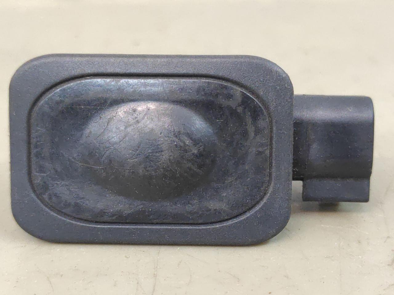 кнопка открытия багажника Ford Fusion (USA) 2 поколение 2013, 1.6 л., бензин, АКПП, белый перламутр, седан, передний привод, 1L2T14K147AA - фото №1