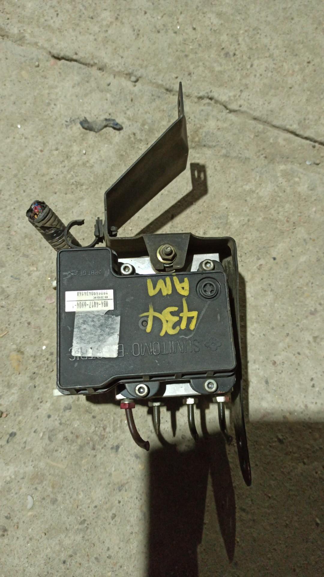 блок ABS Mitsubishi Outlander 1 поколение 2006, 2.4 л., 4G69, бензин, АКПП, полный привод, правый руль - фото №1