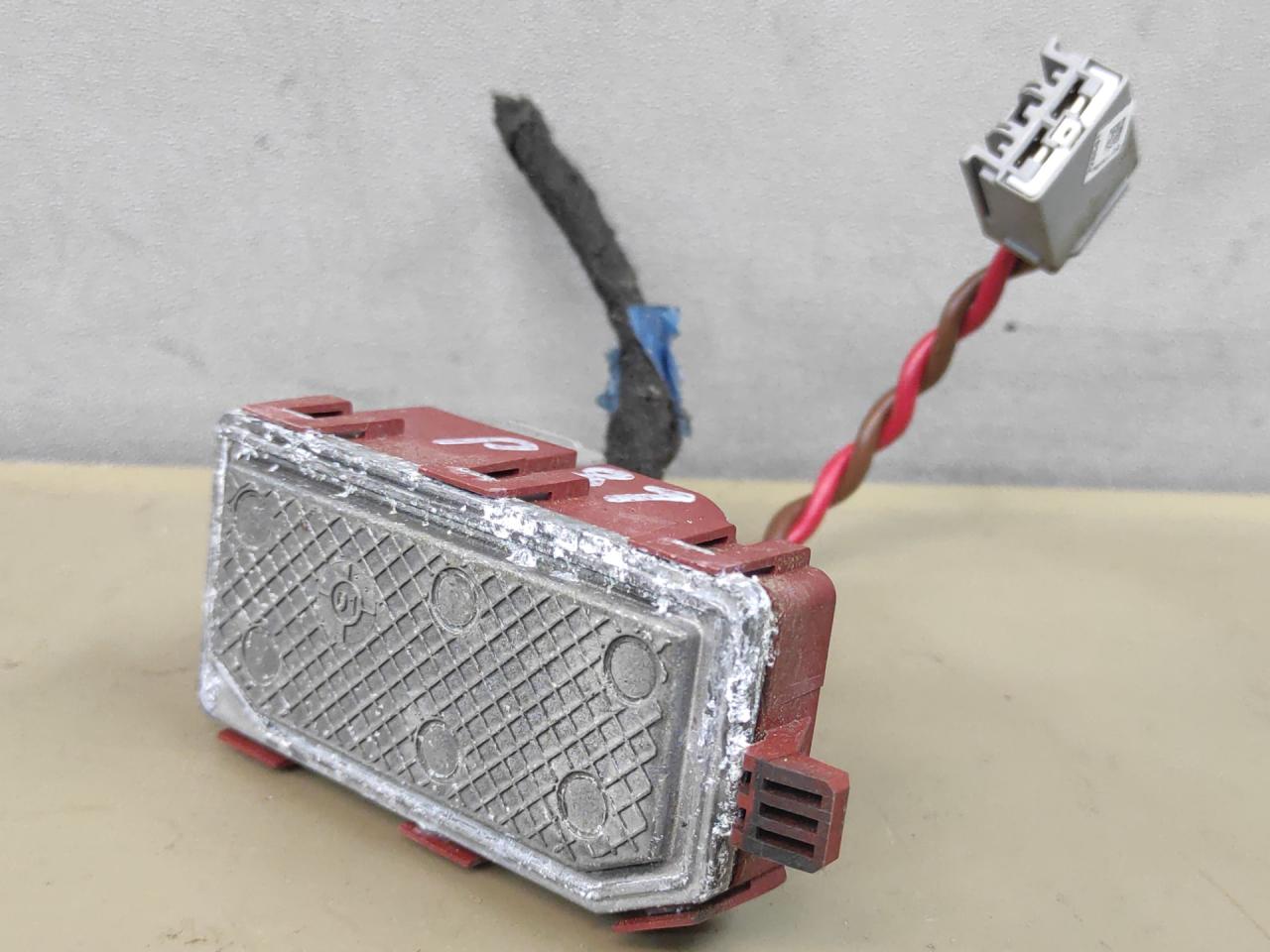 сопротивление печки Ford Escape 3 поколение C520 2014, 1.6 л., бензин, АКПП, красный, передний привод, 6G9T19E624FA - фото №1