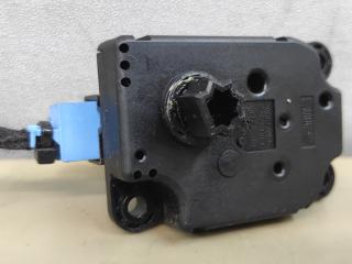 моторчик заслонки печки Ford Escape 3 поколение C520 2014, 1.6 л., бензин, АКПП, красный, передний привод, AV6N19E616BA