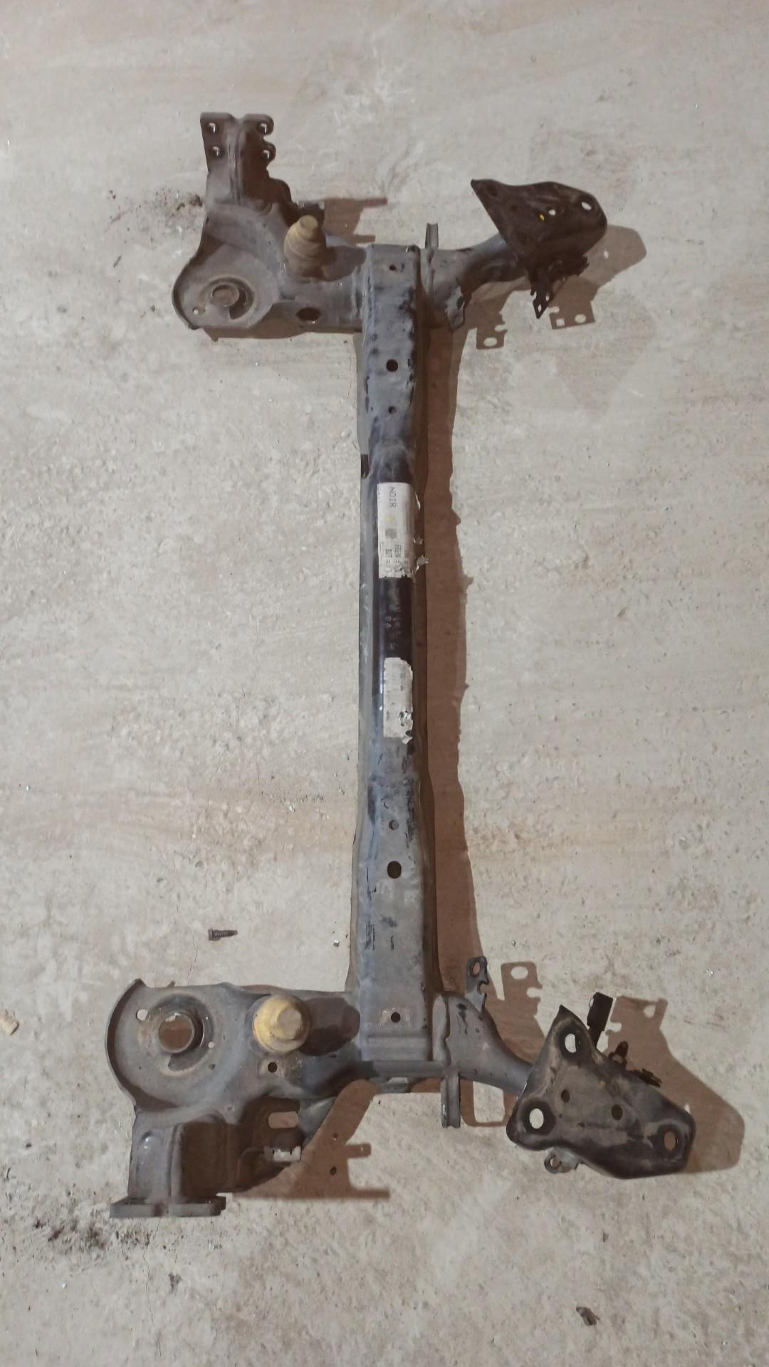 балка подвески задняя Citroen DS3 1 поколение 2012, 1.6 л., 5FV (EP6CDT), бензин, МКПП, белый, хетчбэк 3 дв., передний привод, правый руль - фото №1