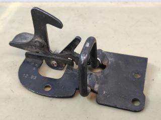 замок капота Audi TT 8N [рестайлинг] 2004, купе, 8N0823480B