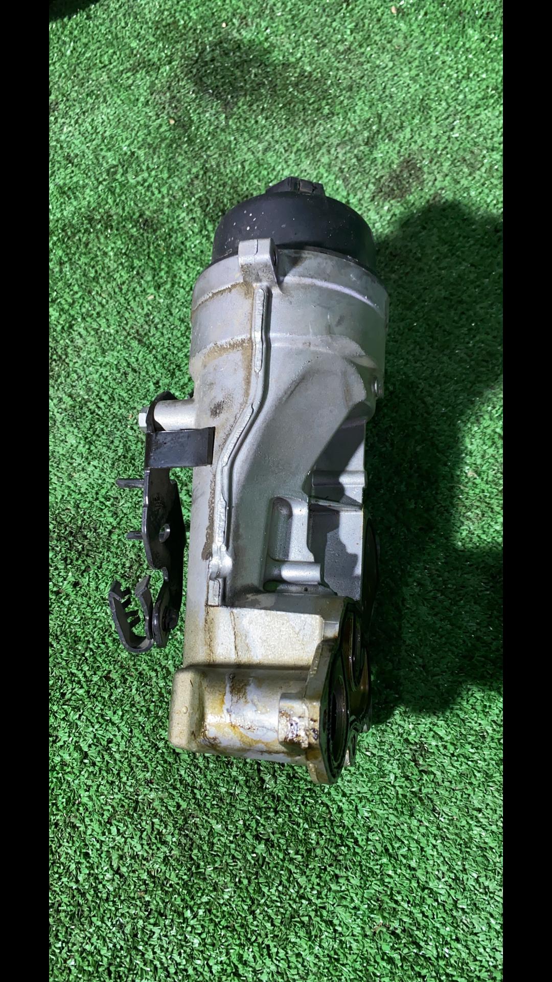 корпус масляного фильтра Peugeot 2008 1 поколение 2015, 1.6 л., EP6, бензин, АКПП, универсал, передний привод, правый руль - фото №1