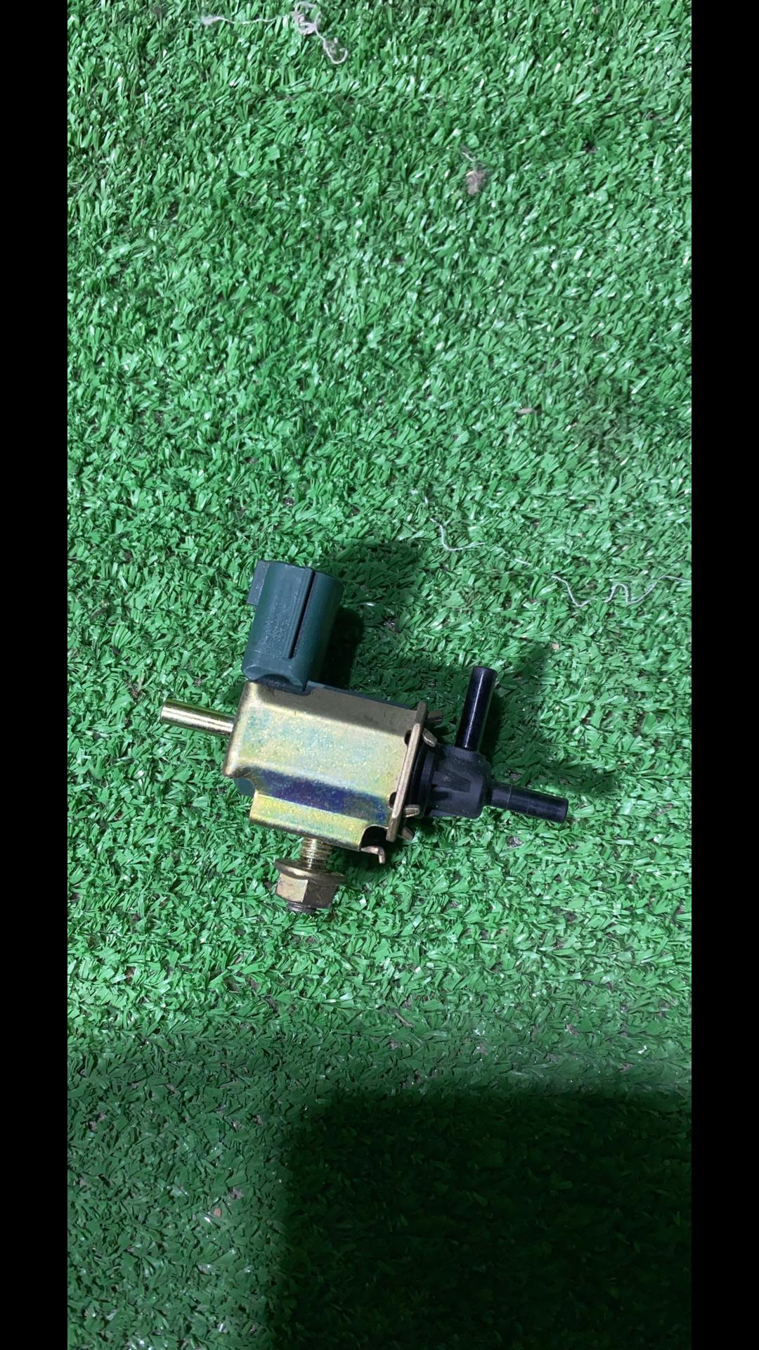 электромагнитный клапан Mazda MPV LW 2002, 2.0 л., бензин, АКПП, K5T46590, K5T46590ZM03 - фото №1