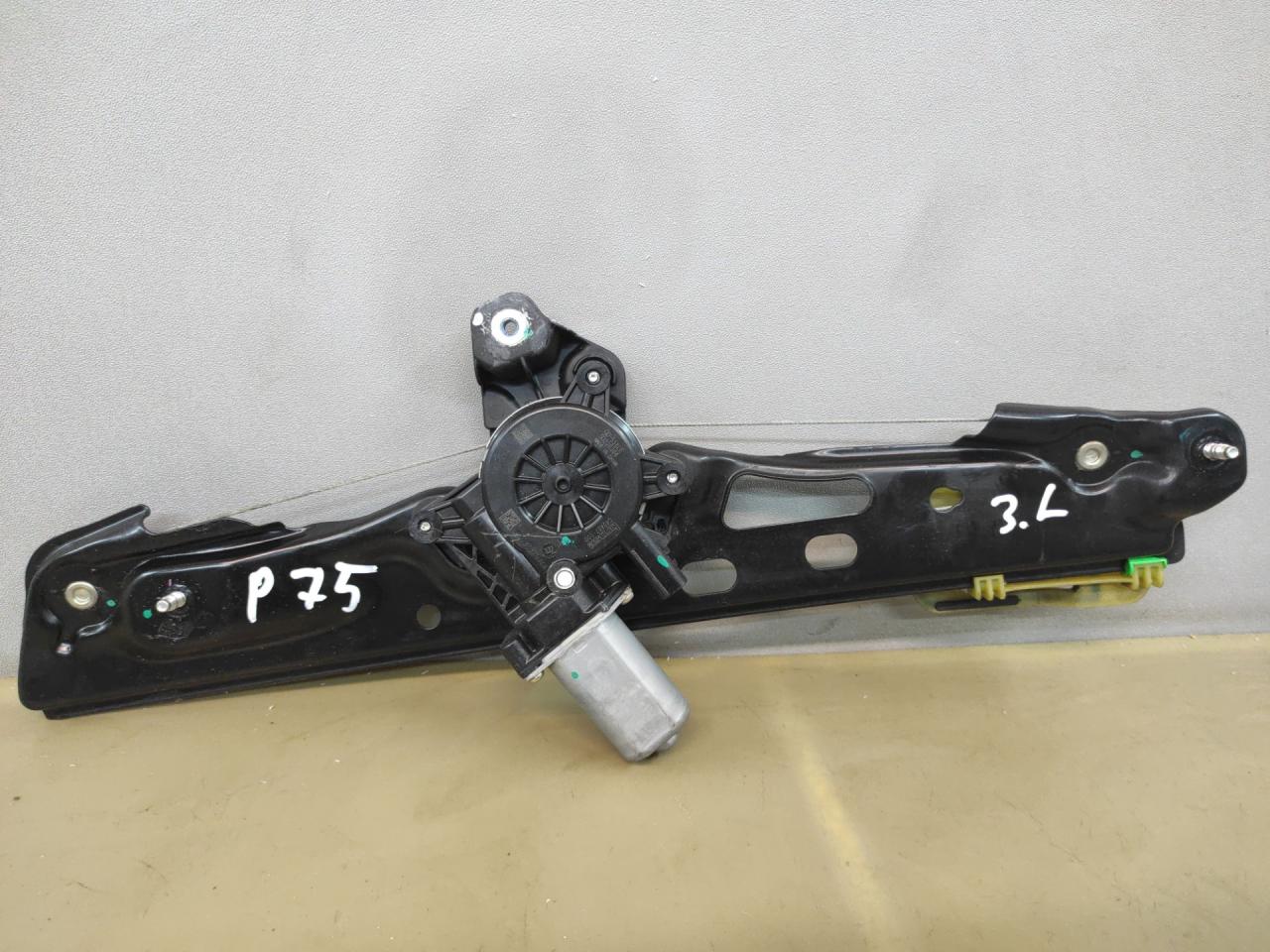 стеклоподъемник задний левый Chevrolet Cruze 2 поколение 2017, 1.4 л., бензин, АКПП, черный, седан, передний привод, C52821 - фото №1