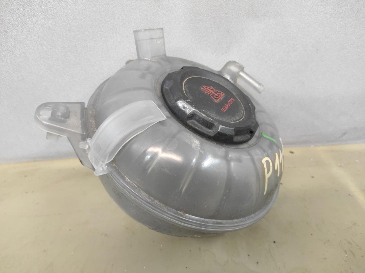 бачок расширительный Volkswagen Jetta 7 поколение 2019, 1.4 л., бензин, АКПП, серый, седан, передний привод, 5QM121407B - фото №1