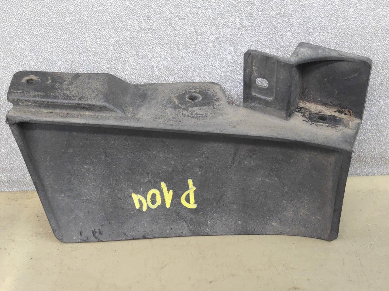 брызговик перед. Chevrolet Equinox 3 поколение 2018, 1.5 л., бензин, АКПП, серый 139х, минивэн, передний привод - фото №1