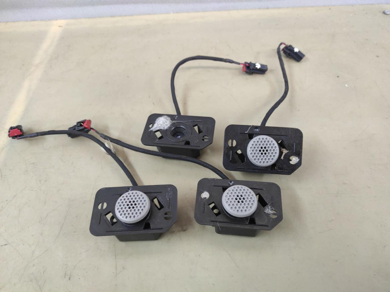 микрофон GMC Terrain 2 поколение 2020, 1.5 л., бензин, АКПП, темно-серый, внедорожник 5 дв., полный привод, 84406434 - фото №1