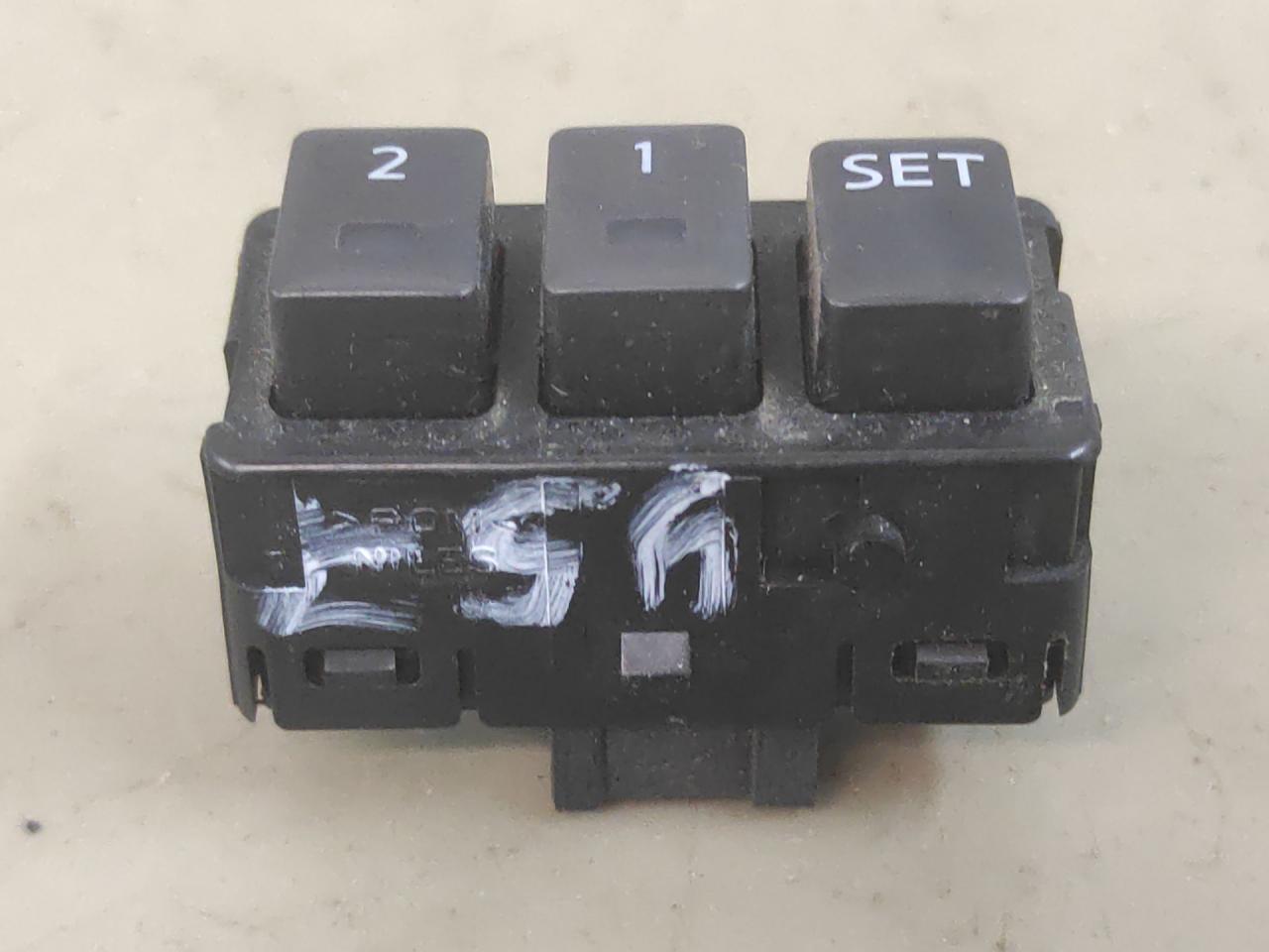 блок управления сиденьем Infiniti G 4 поколение 2008, 3.7 л., бензин, АКПП, купе, задний привод - фото №1