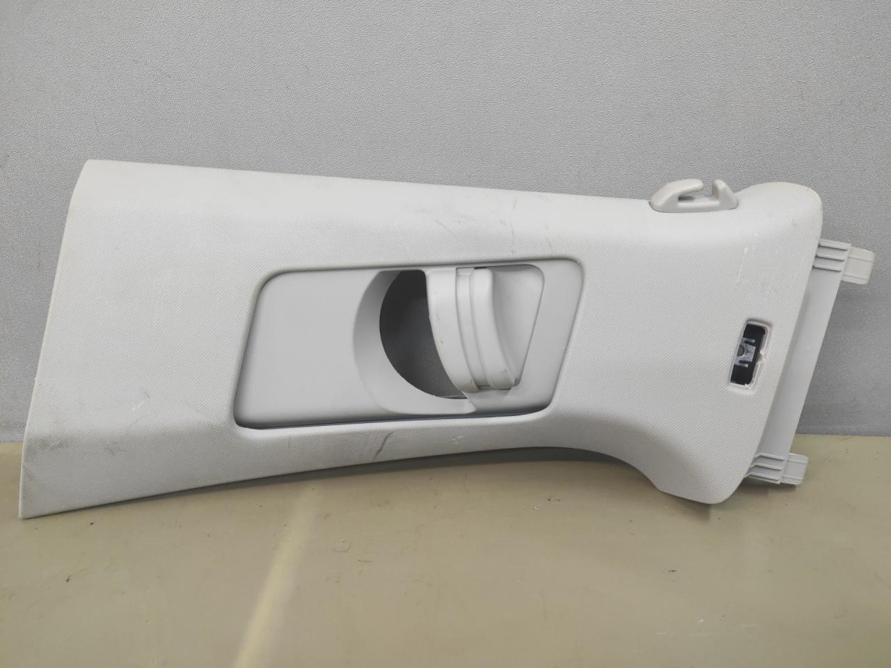 обшивка стойки центральной левой Volkswagen Jetta 7 поколение 2019, 1.4 л., бензин, АКПП, серый, седан, передний привод - фото №1