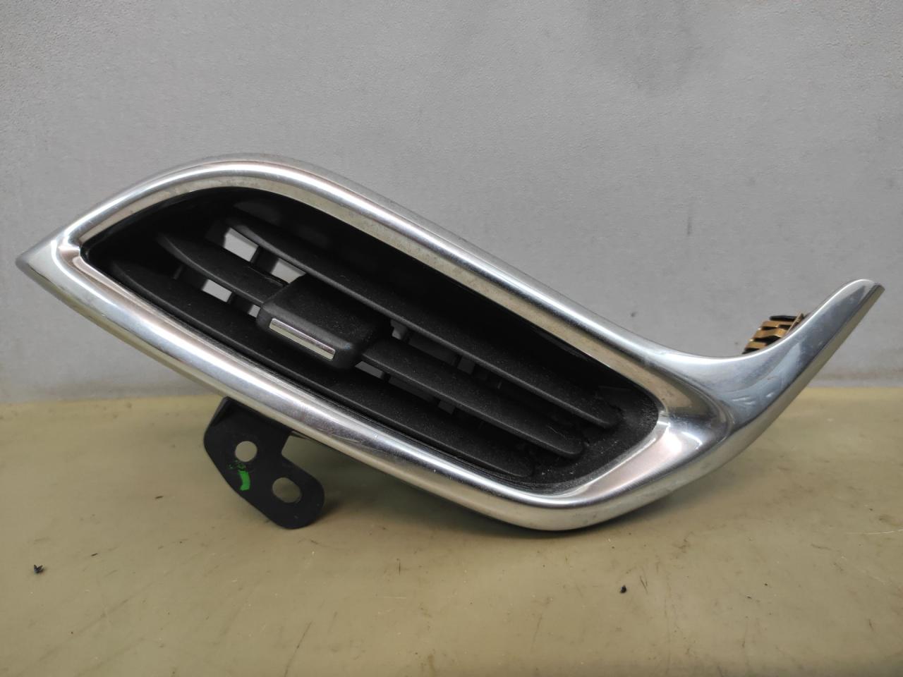 дефлектор обдува салона Chevrolet Equinox 3 поколение 2018, 1.5 л., бензин, АКПП, серый 139х, минивэн, передний привод, 84211438 - фото №1