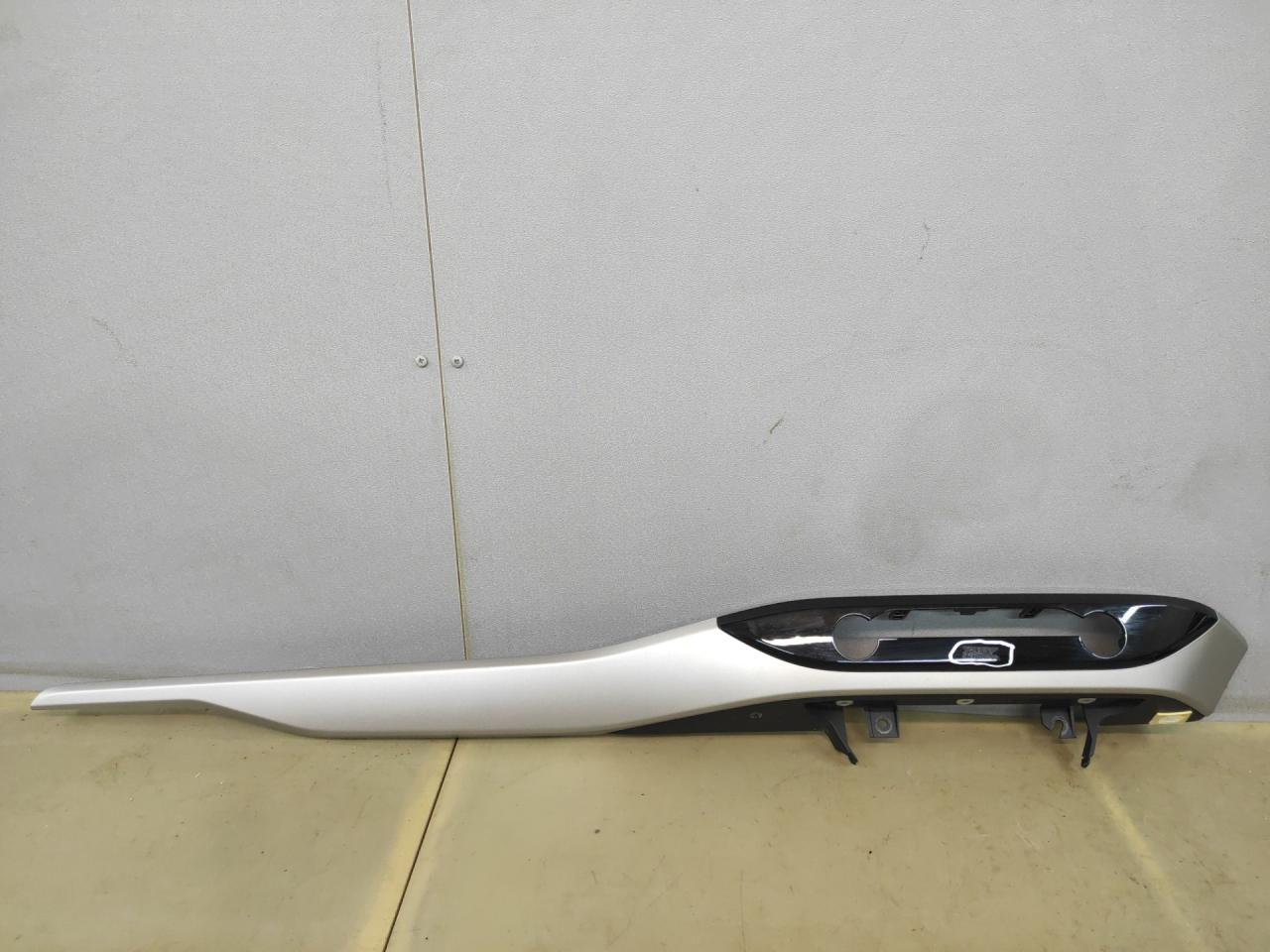 накладка на торпедо (консоль) Ford Escape 4 поколение CX482 2021, 2.5 л., гибрид, АКПП, внедорожник 5 дв., полный привод, LJ6B5045H93APIA01 - фото №1