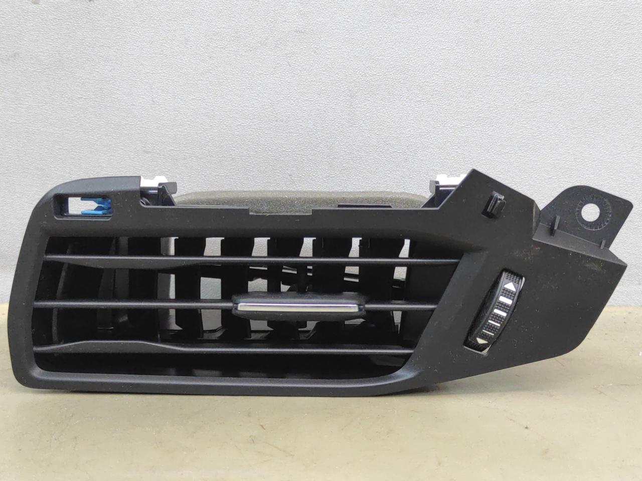 дефлектор обдува салона Ford Escape 4 поколение CX482 2021, 2.5 л., гибрид, АКПП, внедорожник 5 дв., полный привод, JX7B19893S3GGB - фото №1