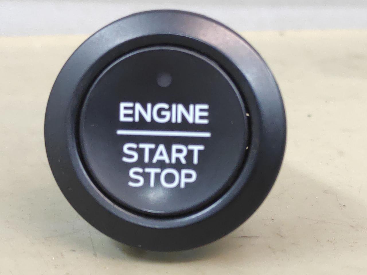 кнопка запуска двигателя Ford Escape 4 поколение CX482 2021, 2.5 л., гибрид, АКПП, внедорожник 5 дв., полный привод - фото №1