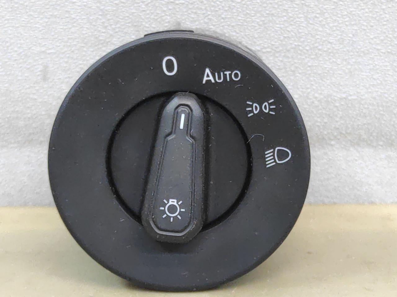 переключатель света Volkswagen Jetta 7 поколение 2019, 1.4 л., бензин, АКПП, синий, седан, передний привод, 91857RDP00091 - фото №1