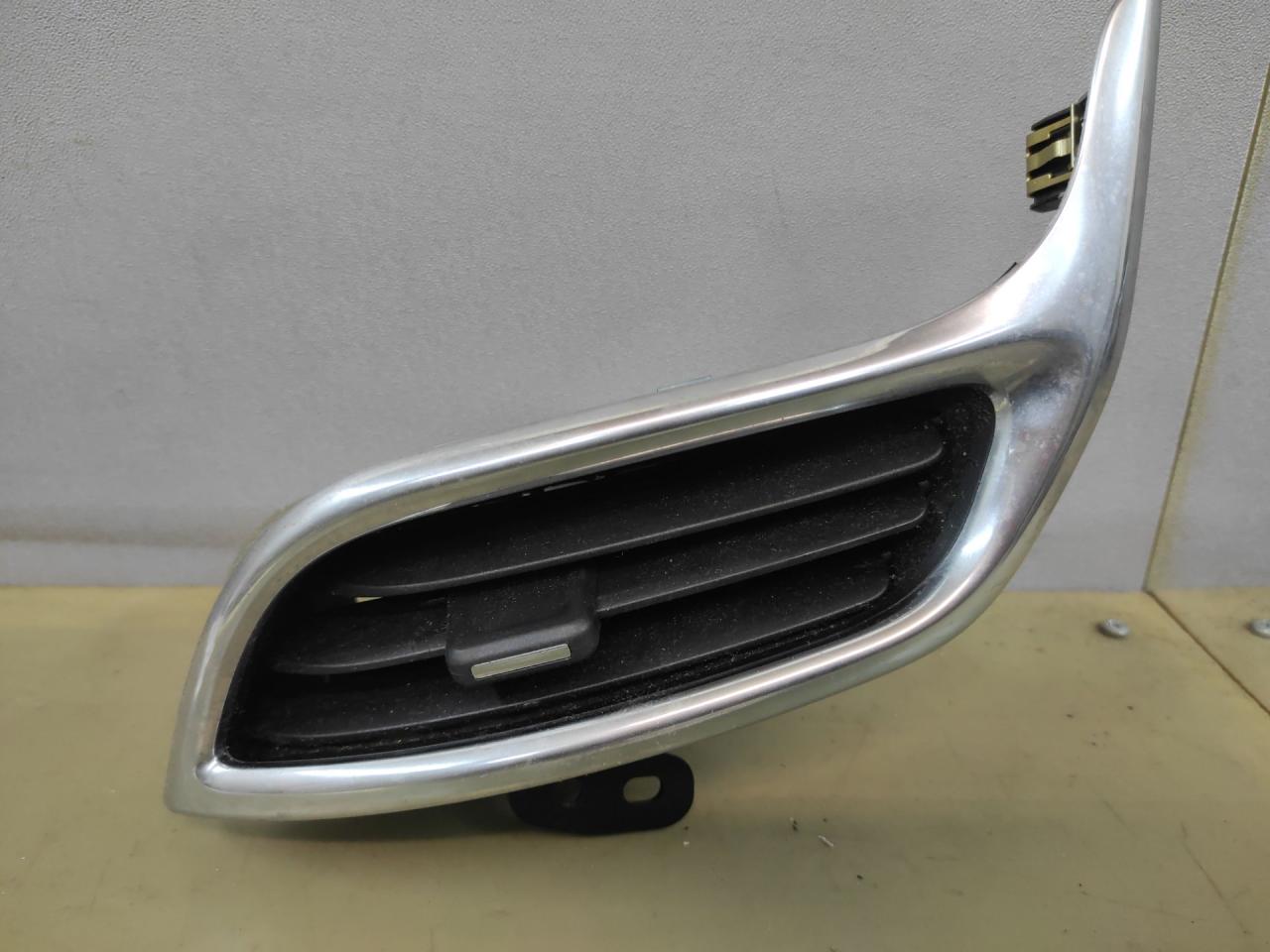 дефлектор обдува салона Chevrolet Equinox 3 поколение 2019, 1.5 л., бензин, АКПП, белый 140х, минивэн, передний привод, 84211438 - фото №1