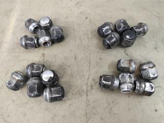 гайка колесная Suzuki Kizashi 1 поколение 2012, 2.4 л., J24B, бензин, АКПП, красный, седан, полный привод