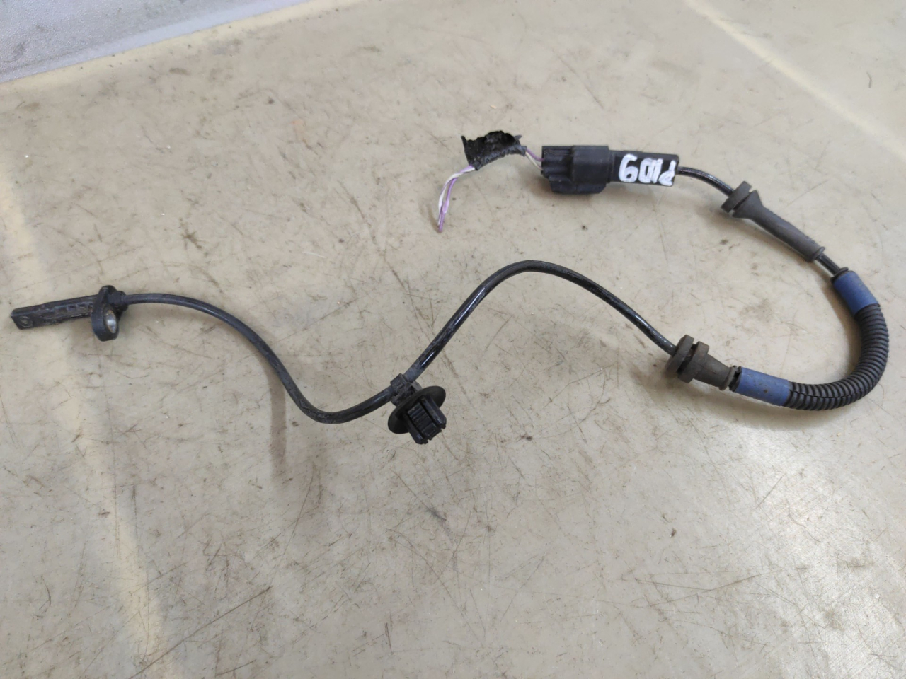 датчик ABS Ford Edge 2 поколение CD539 2018, 2.0 л., бензин, АКПП, черный, внедорожник 5 дв., полный привод - фото №1