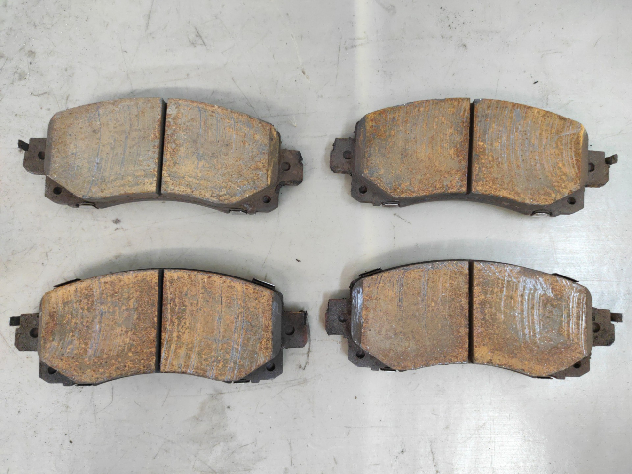 тормозные колодки Subaru Impreza 5 поколение (GK/GT) 2019, 2.0 л., бензин, вариатор, серый, седан, полный привод - фото №1