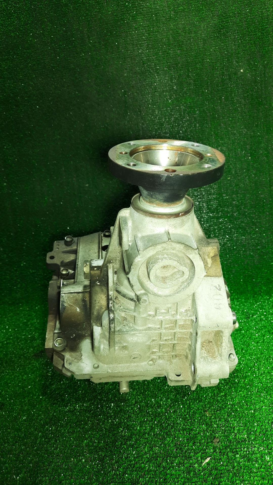 раздаточная коробка Mazda CX-7 1 поколение 2007, 2.3 л., бензин, МКПП - фото №1