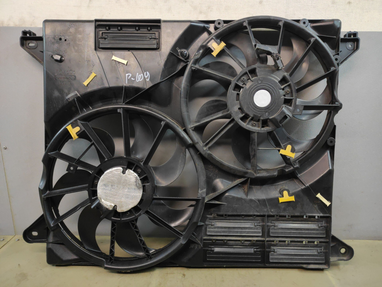 вентилятор радиатора Ford Edge 2 поколение CD539 2018, 2.0 л., бензин, АКПП, черный, внедорожник 5 дв., полный привод, F2G38C607DA - фото №1