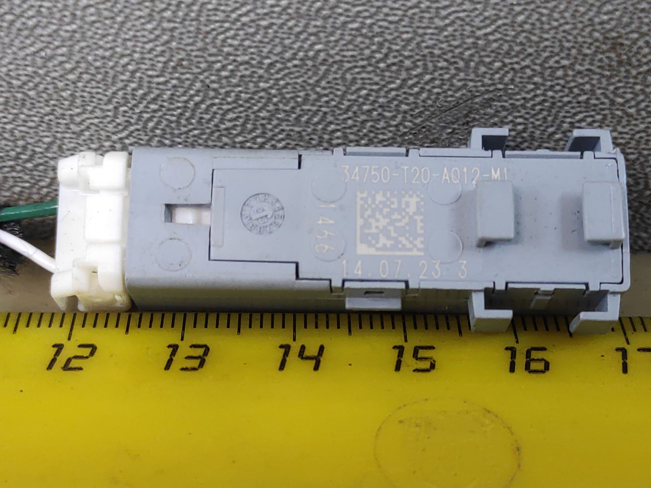 плафон подсветки бардачка Acura Integra 4 поколение 2024, 1.5 л., бензин, АКПП, синий, хетчбэк 5 дв., передний привод, 710982571001, 34750T20, 34750T20A012M1 - фото №1