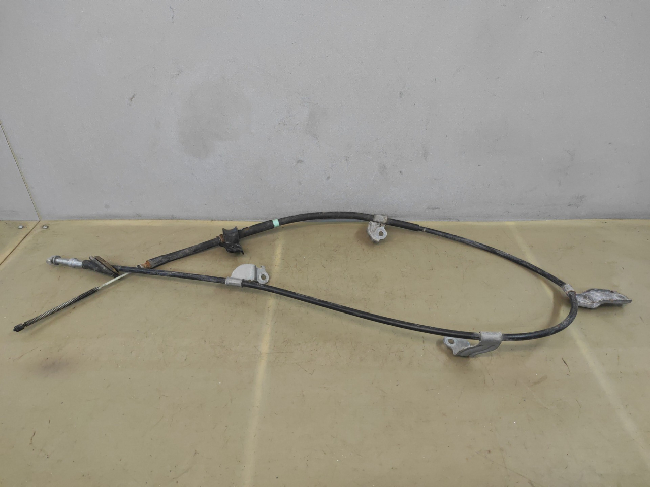 трос ручника Subaru Impreza 5 поколение (GK/GT) 2019, 2.0 л., бензин, вариатор, серый, седан, полный привод - фото №1