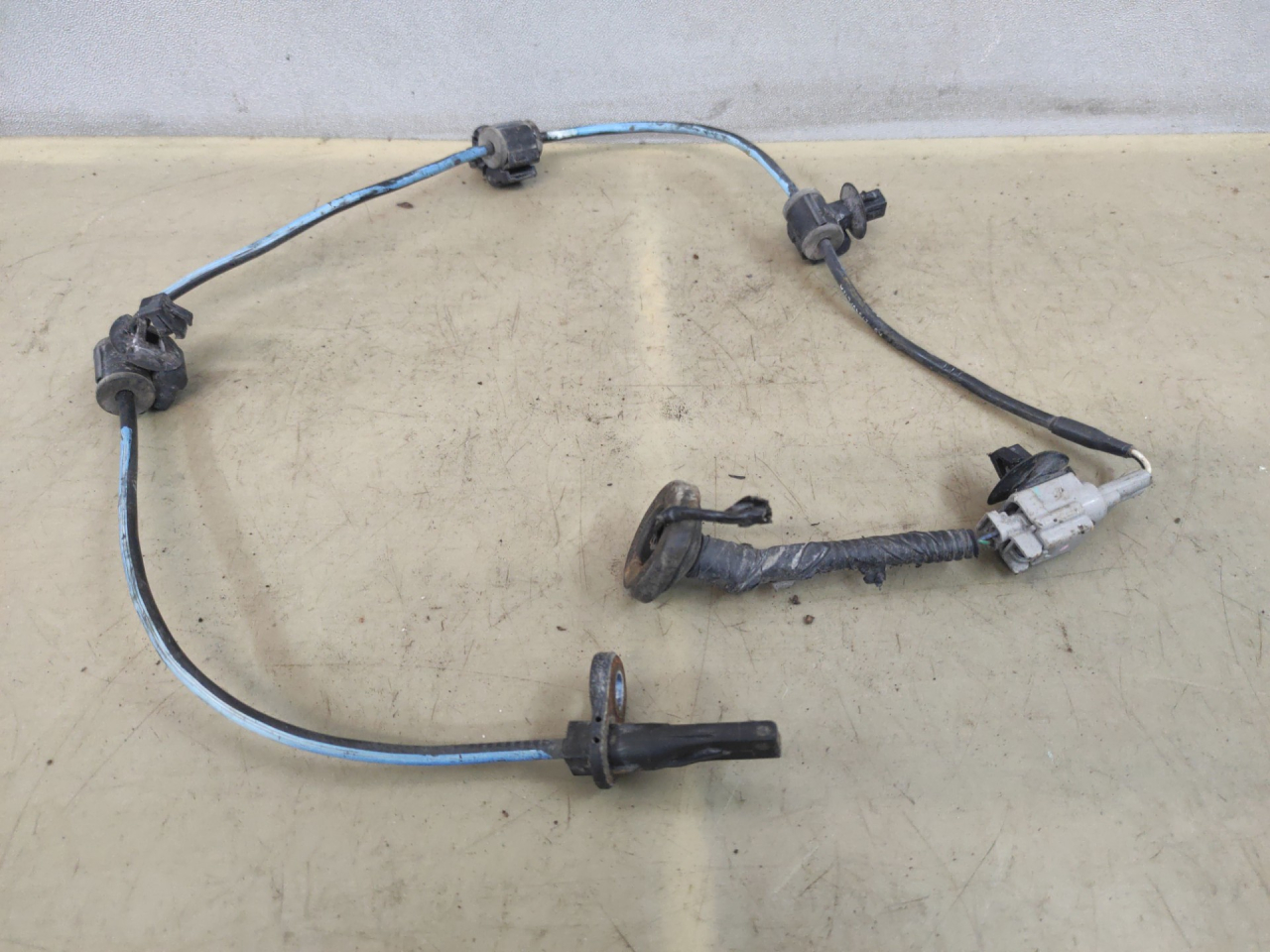 датчик ABS Subaru Impreza 5 поколение (GK/GT) 2019, 2.0 л., бензин, вариатор, серый, седан, полный привод - фото №1