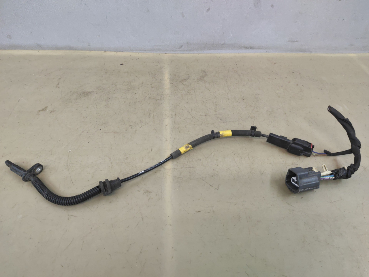 датчик ABS Ford Edge 2 поколение CD539 2018, 2.0 л., бензин, АКПП, черный, внедорожник 5 дв., полный привод - фото №1